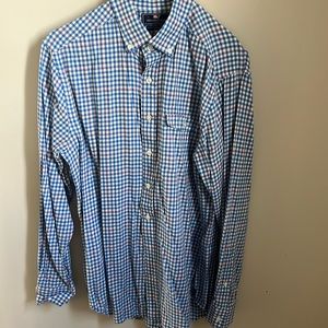 VV Button down
